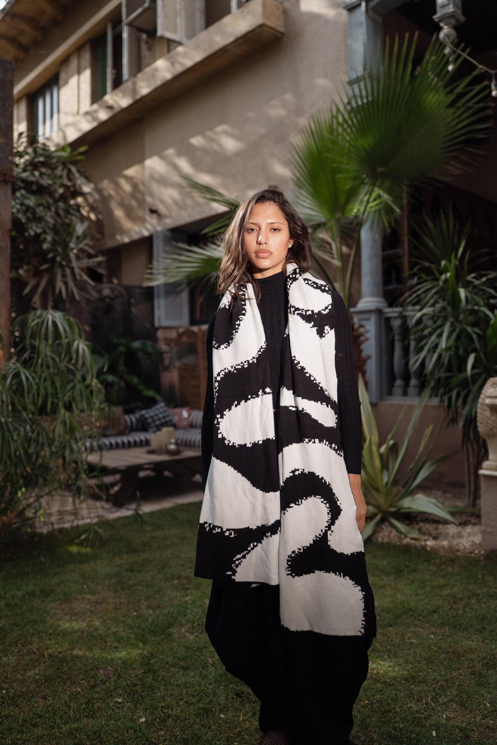 Areeba Shawl - Black X White