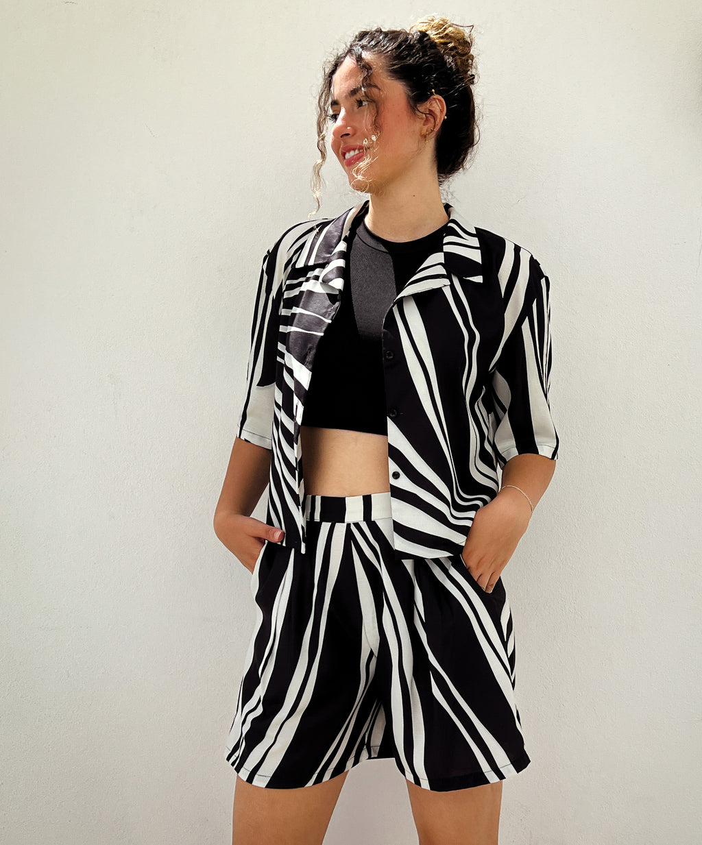 Urban Girl - Black X White