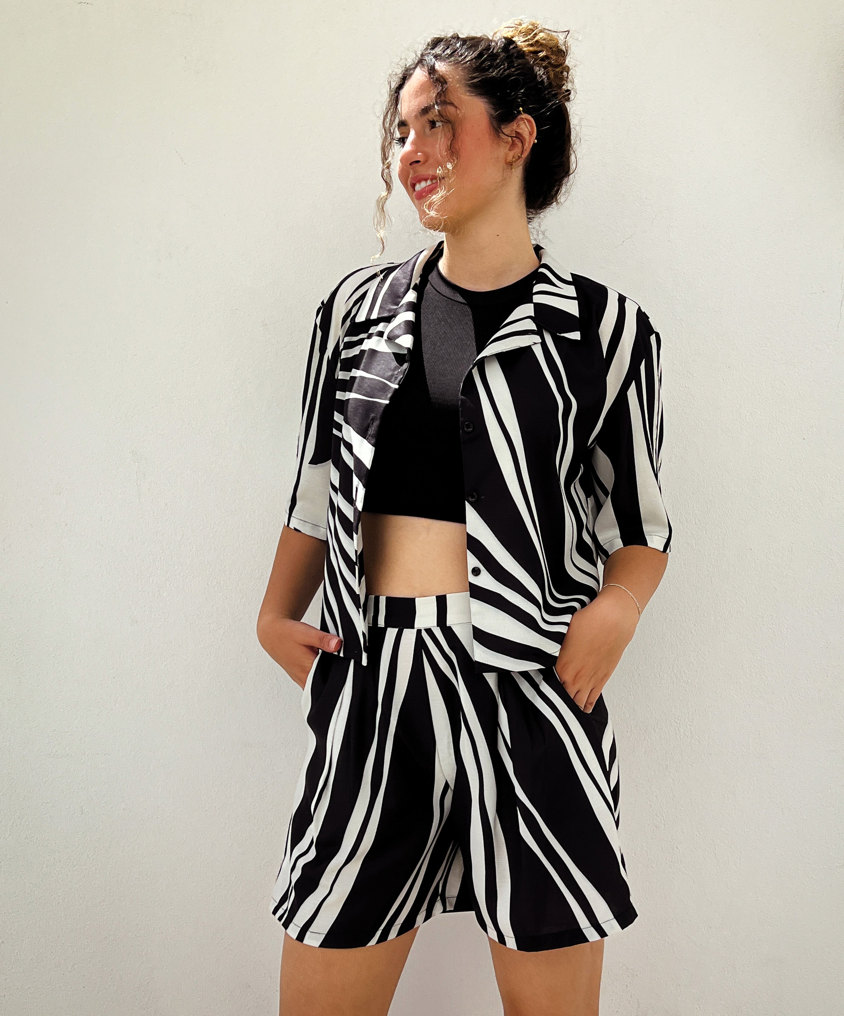 Urban Girl - Black X White